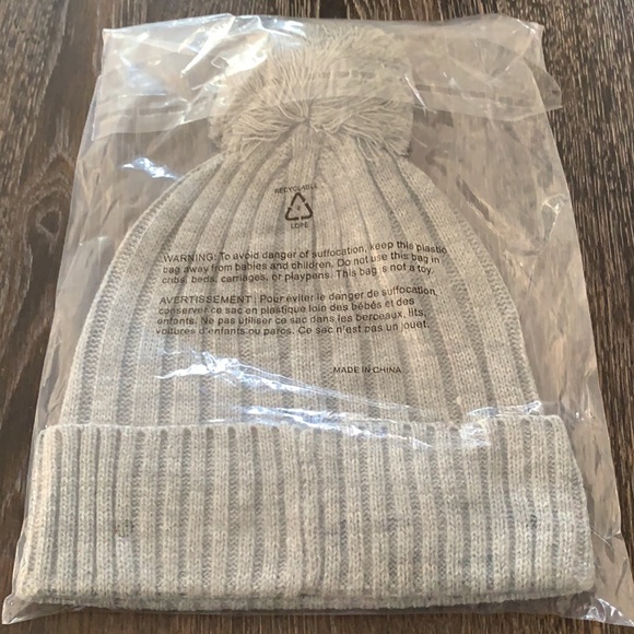 NWT MK beanie with pom - Picture 2 of 3